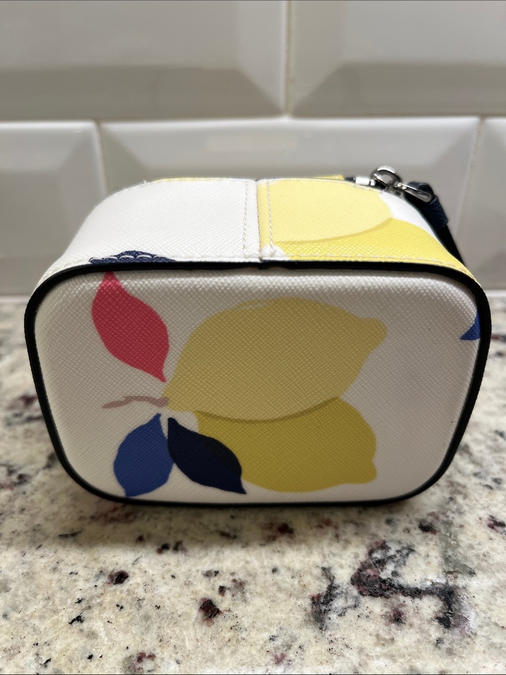 Kate Spade Lemon Zest Compact Jewelry Travel Case EUC - Picture 6 of 10